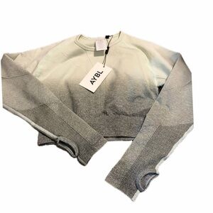 Aybl girls medium athletic shirt crop new